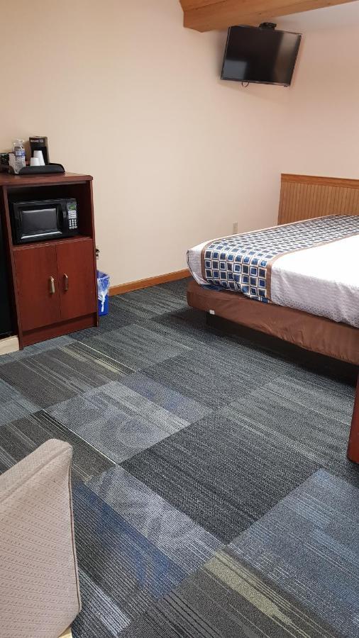 Greenway Motel Mount Morris エクステリア 写真